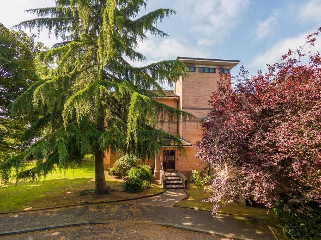 Flat for sale in Shawmoss, Pollokshaws