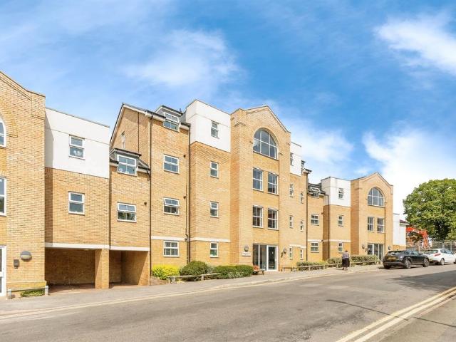 Flat for sale in Rushden