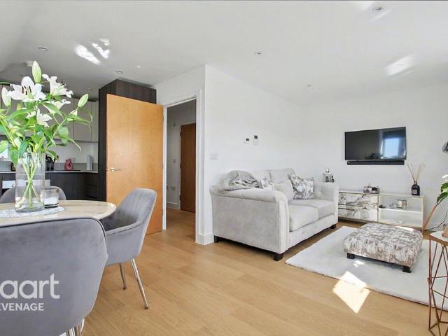 Flat for sale in Knebworth, King's Walden