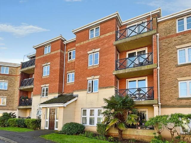 Flat for sale in Kursaal Estate, Alton Barnes