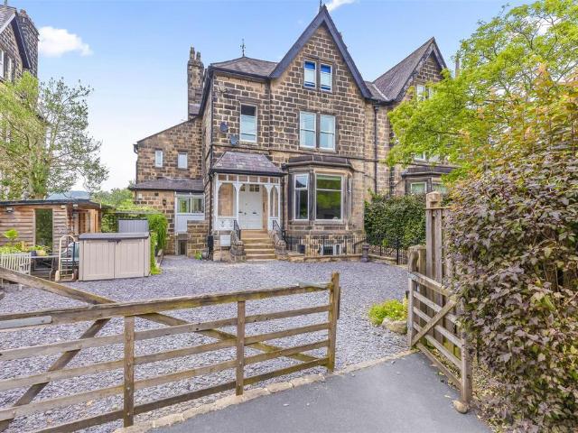 Flat for sale in Ilkley, West Yorkshire