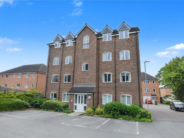 Flat for sale in Thorpe, West Yorkshire