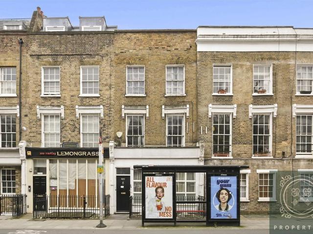Flat for sale in Kentish Town, Greater London
