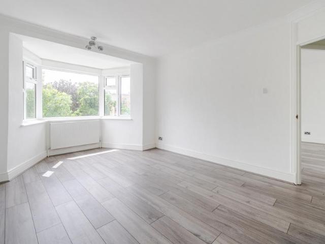 Flat for sale in Anerley, Greater London