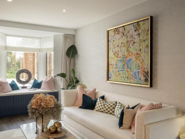 Flat for sale in Strawberry Hill, Greater London