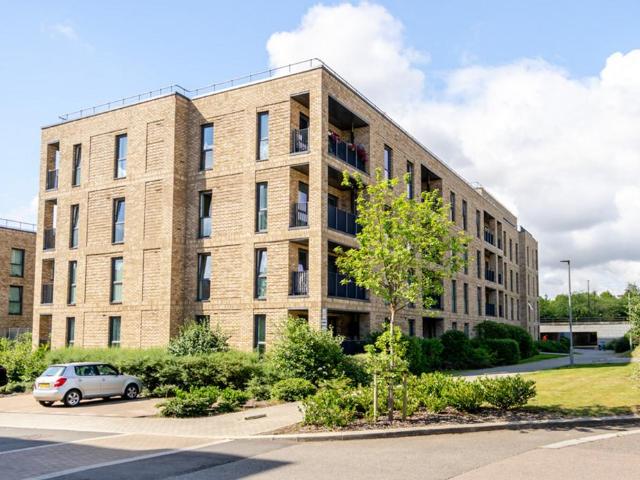 Flat for sale in Milton Keynes
