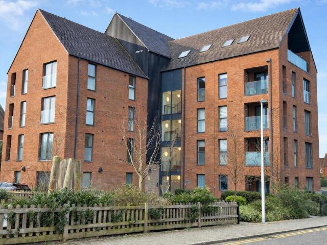 Flat for sale in Stratford-upon-Avon, Alderminster