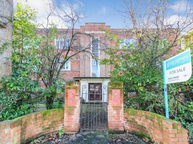 Flat for sale in Farnborough, Hampshire