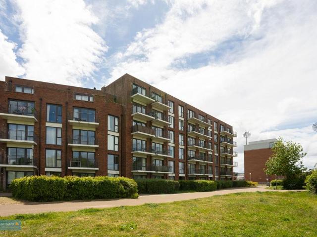 Flat for sale in Firepool, Rumwell