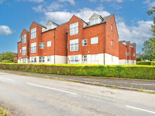 Flat for sale in Brackenfield, East Midlands