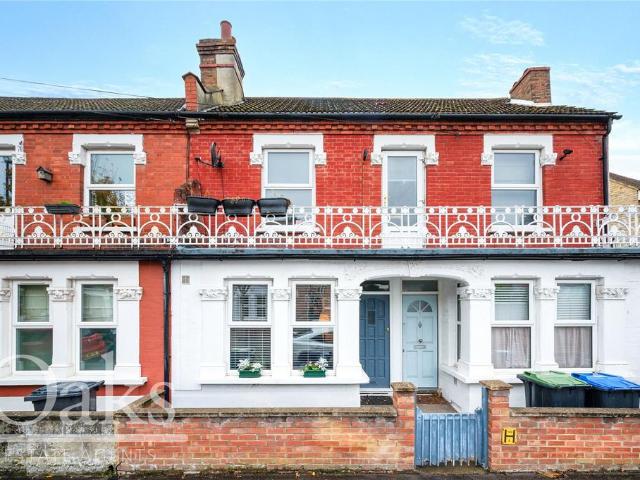 Flat for sale in London Borough of Croydon, Greater London