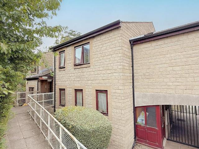 Flat for sale in Henshaw, Yeadon