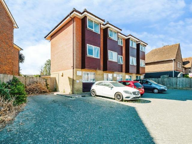 Flat for sale in Lancing, Adur