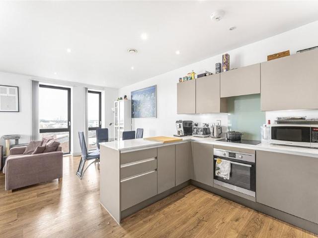Flat for sale in Blackwall, Greater London