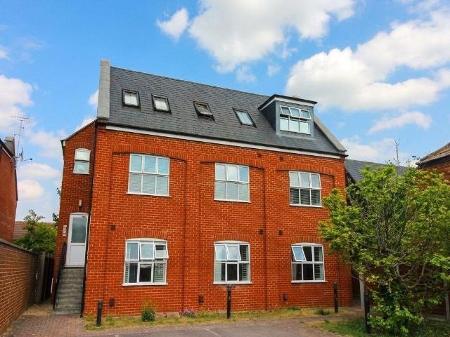 Flat for sale in Jubilee Industrial Centre, King's Walden