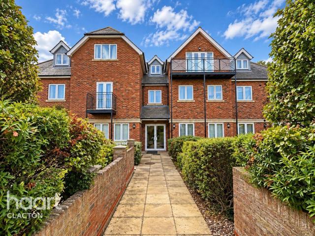 Flat for sale in Walton-on-the-Naze, Tendring