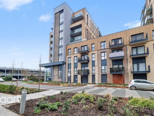 Flat for sale in Burnt Mill, Harlow