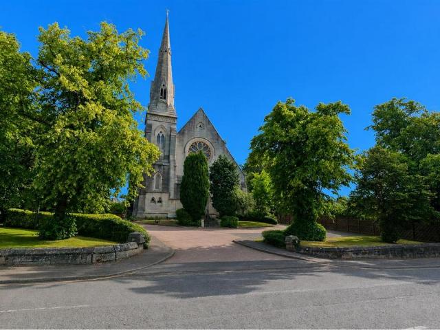 Flat for sale in Hamilton, Scotland