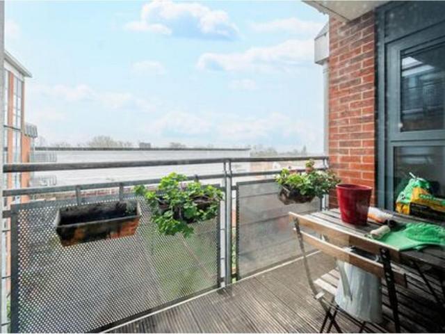 Flat for sale in Charlton, Greater London