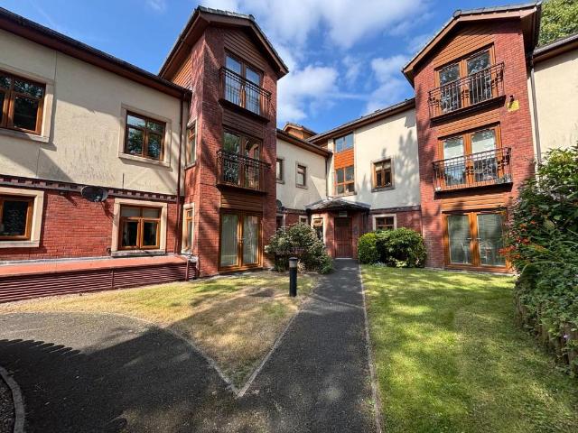 Flat for sale in Sedgley Park, Bury