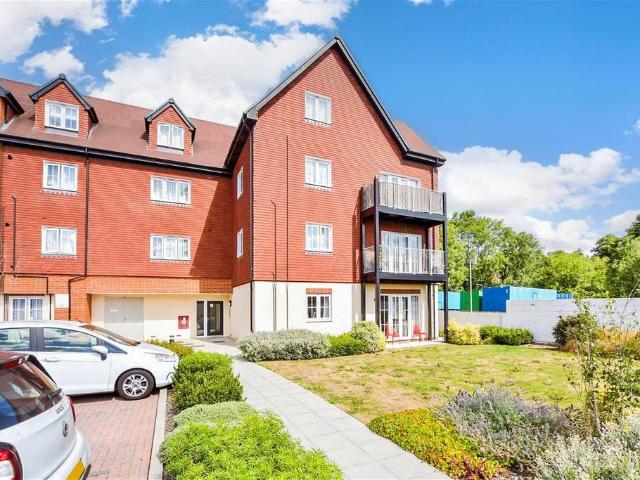 Flat for sale in Merstham, Merstham