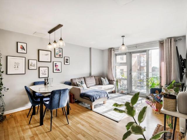 Flat for sale in South Woodford, Isle Of Man