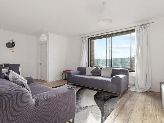 Flat for sale in Notting Hill, Greater London
