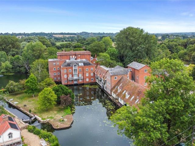 Flat for sale in Fordham Heath, Essex