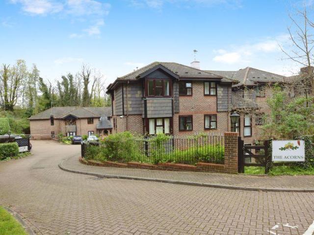 Flat for sale in Sevenoaks, The Butts