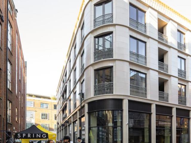 Flat for sale in Marylebone, Greater London