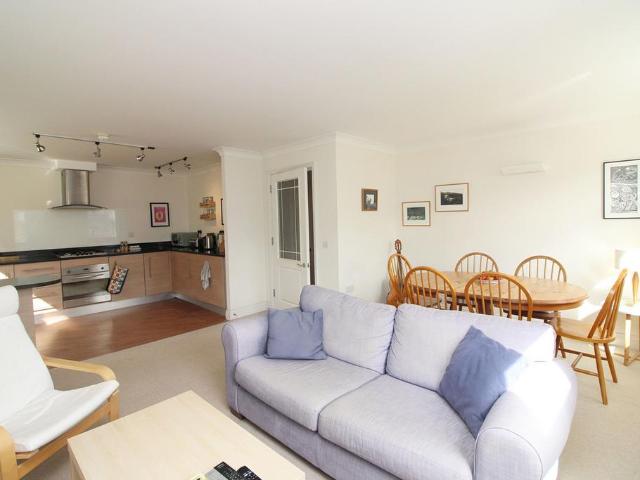 Flat for sale in Hanover & Queen's Park, Brighton