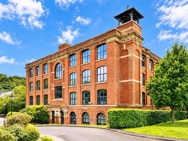 Flat for sale in Dunscar, Bolton