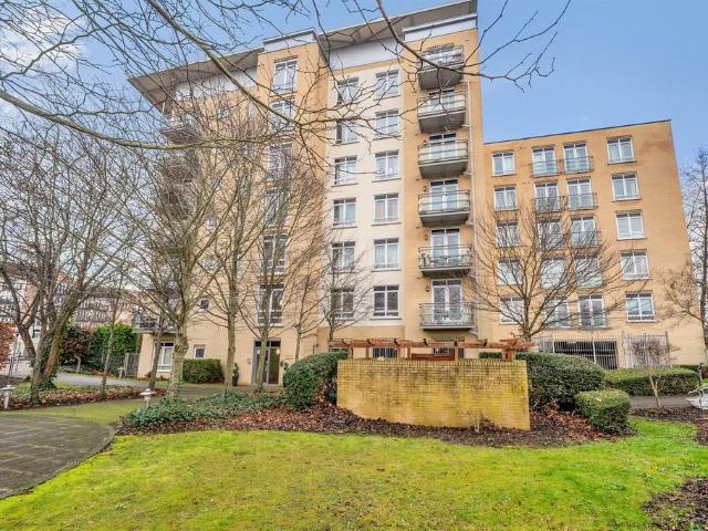 Flat for sale in Newtown, Reading