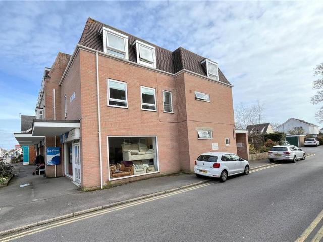 Flat for sale in Highcliffe
