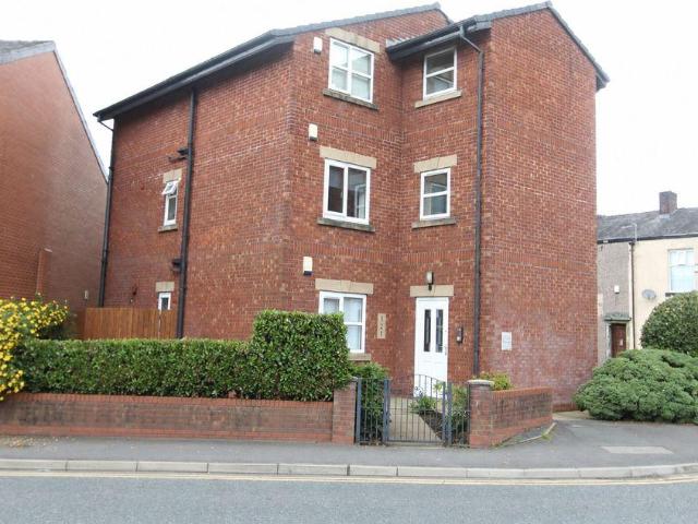 Flat for sale in Burnedge, Greater Manchester