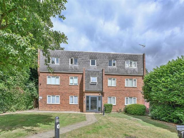 Flat for sale in Brook Street, Navestock Side