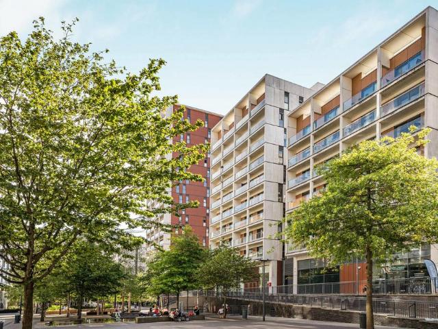 Flat for sale in De Beauvoir Town, Greater London