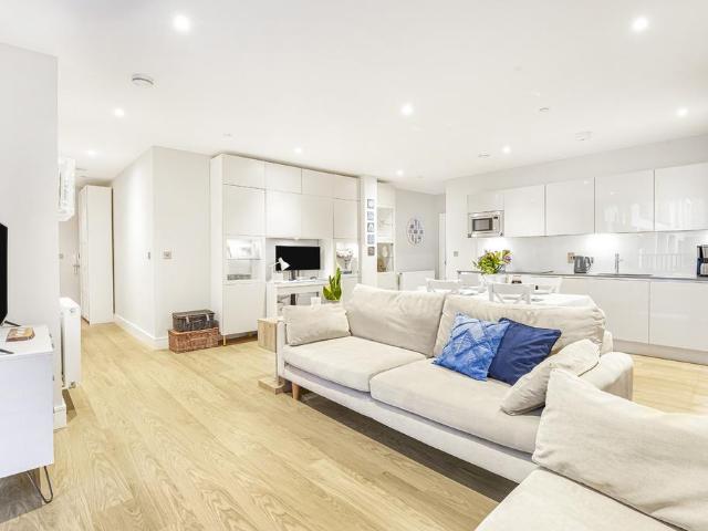 Flat for sale in London Borough of Merton, Greater London