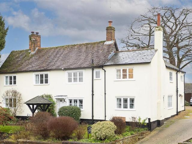 Flat for sale in Five Acres, Hertfordshire