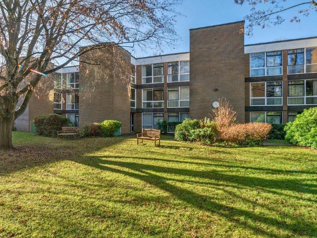 Flat for sale in The Slade, Oxfordshire