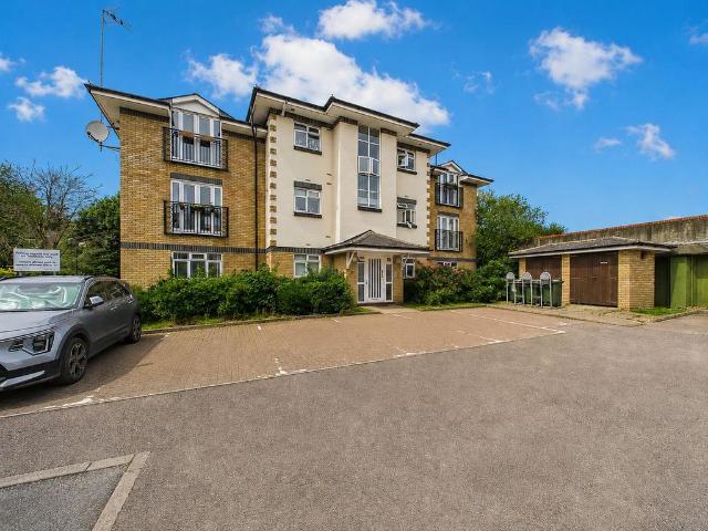 Flat for sale in Whitehill, King's Walden