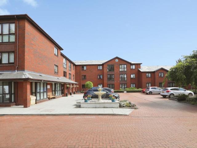 Flat for sale in Roby Mill, Lancashire