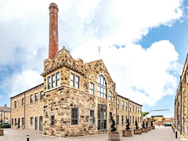Flat for sale in Henshaw, Yeadon