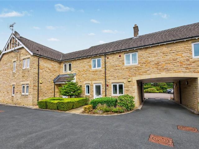 Flat for sale in Yeadon, West Yorkshire