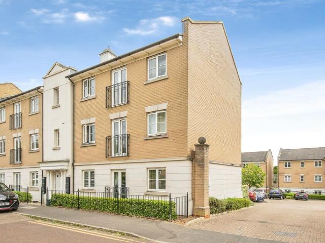 Flat for sale in Mile End, Fordham Heath