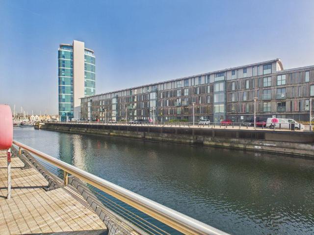 Flat for sale in Brompton, Gillingham