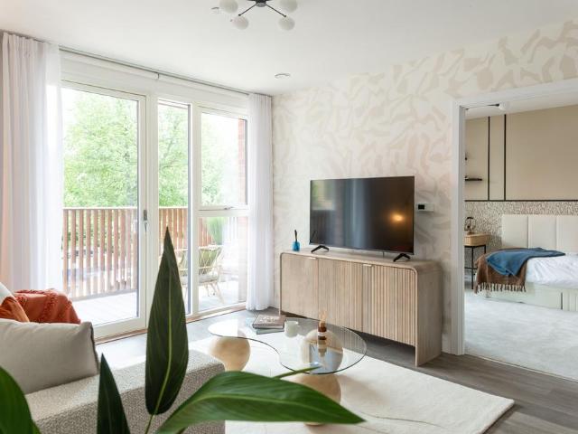 Flat for sale in London Borough of Ealing, Park Royal