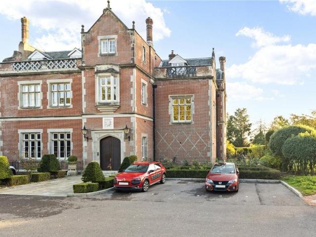 Flat for sale in Uckfield, Wealden