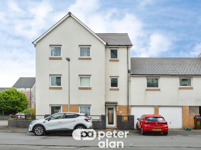 Flat for sale in Nangreaves, Wales