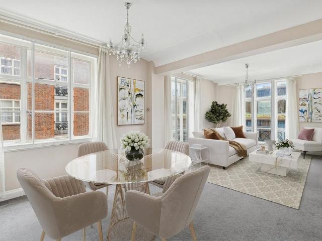 Flat for sale in Mayfair, Greater London